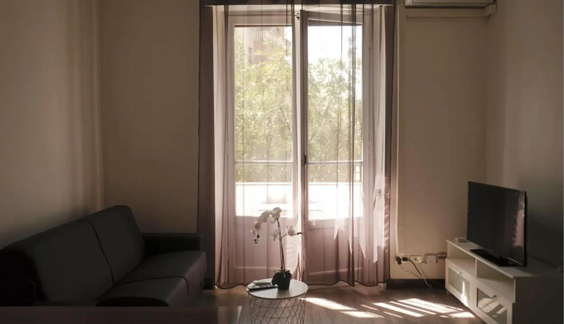 Bwr - Two-Room Apartment Near Navigli Area, Foppa Milan 0*,