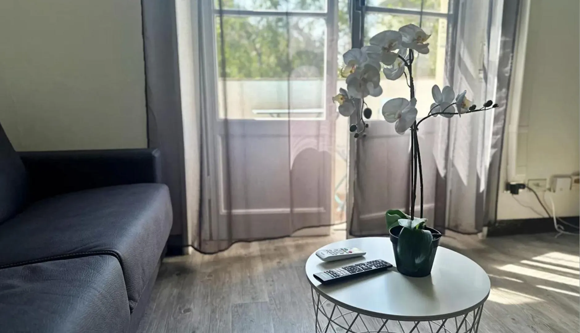 Bwr - Two-Room Apartment Near Navigli Area, Foppa Milaan
